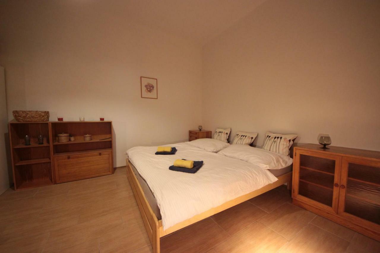Gallery Apartment Прага Екстериор снимка