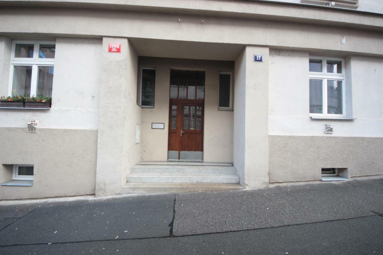 Gallery Apartment Прага Екстериор снимка